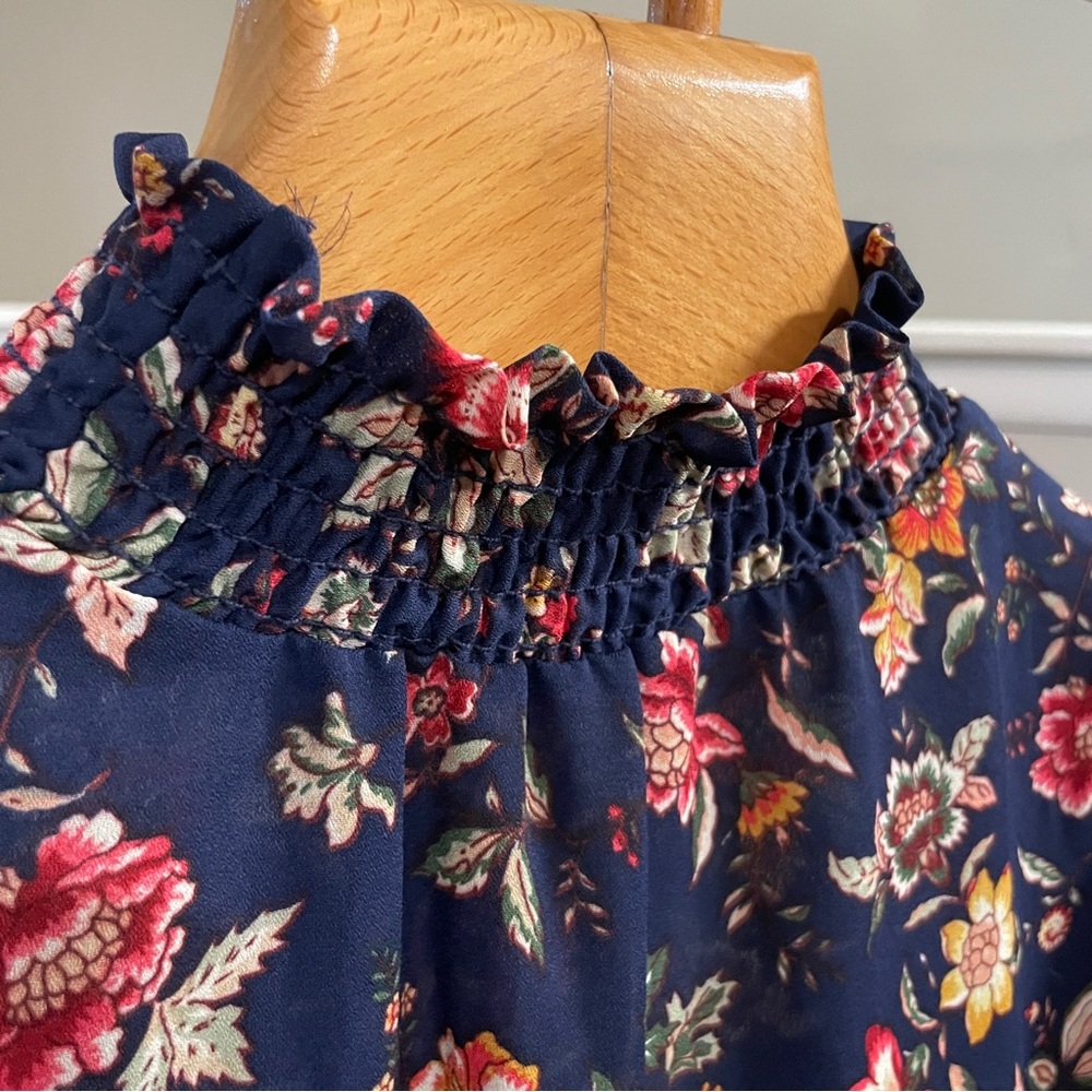 NY Illusion Navy Floral Smocked Neck Blouse Size Large - Picture 3 of 9